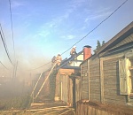 Сотрудники МЧС спасли мужчину из горящего в Ахтубинске дома