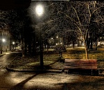 Двое приезжих грабили астраханцев в парке