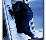 Астраханец украл у бывшей девушки полушубок