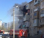 В Астрахани в пятиэтажке сгорели разом четыре балкона