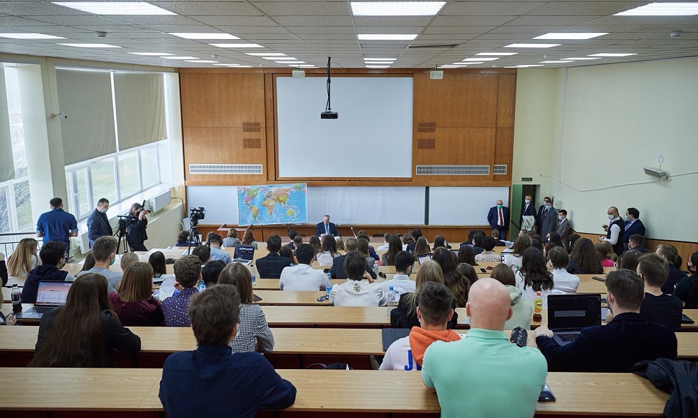 Аудитория имени Жириновского появится в одном из вузов Астрахани