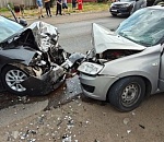 Под Астраханью в лобовом столкновении «Лады» и «Тойоты» пострадали четверо