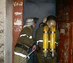 В Астрахани загорелся подъезд двенадцатиэтажки