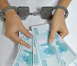 Замначальника судебных приставов присваивала деньги должников