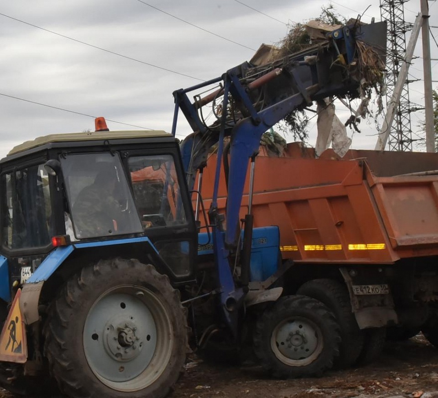 Более 1000 куб.м мусора вывезено с улиц Астрахани: оглашаем весь список