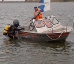 На астраханской реке перевернулась лодка с супружеской парой