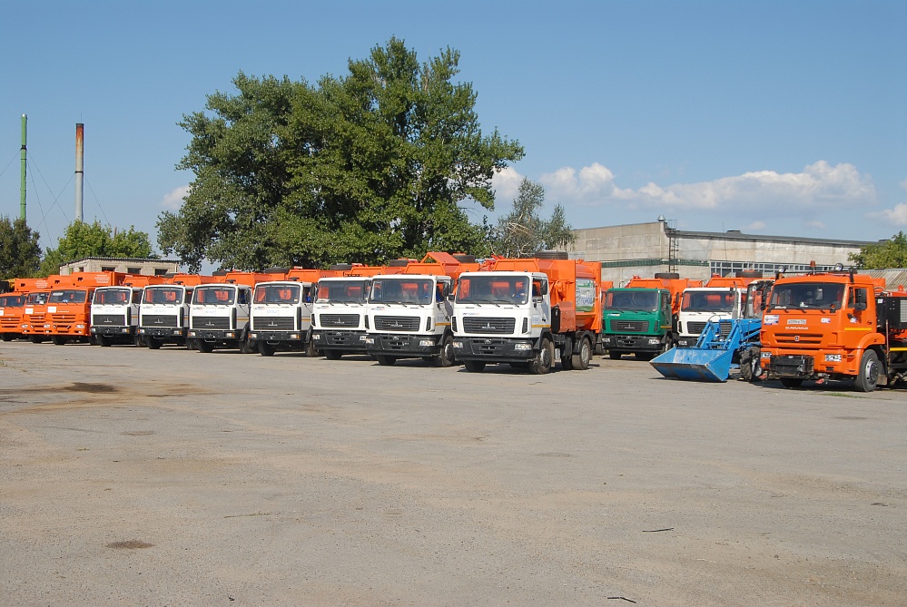 «ЭкоЦентр» оснащает астраханский регион новой спецтехникой