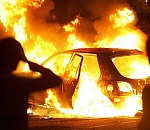 В Астрахани ночью сгорели сразу три автомобиля