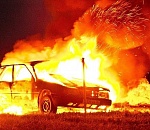 Астраханец, прогревая двигатель, спалил автомобиль