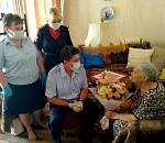 Астраханские полицейские поздравили труженицу тыла и ветерана МВД СССР с 94-летием