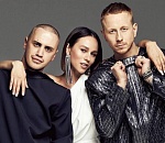 Группа IOWA, приехавшая в Астрахань на праздник к ЛУКОЙЛу, наслаждается набережной и арбузами