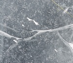 Внимание! Выходить на лед опасно!