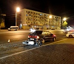 Мотоцикл сбил пешехода и от удара врезался в «Ладу»