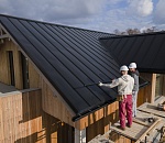 Замдиректора Астраханского газоперерабатывающего завода на взятки строил дом 