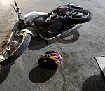 В Астрахани 17-летний мотоциклист врезался в "Газель"