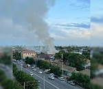 Страшный пожар в центре Астрахани: горят три дома, работают около полусотни спасателей