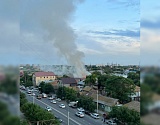 Страшный пожар в центре Астрахани: горят три дома, работают около полусотни спасателей
