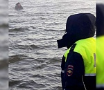 Астраханец в минус 10 залез в Волгу и требовал жену: видео