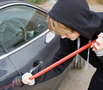 Астраханский подросток угнал машину у собственной тети