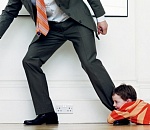 Астраханские силовики задержали нерадивого отца