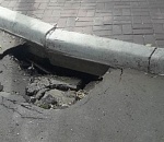 В Астрахани снова провалился асфальт
