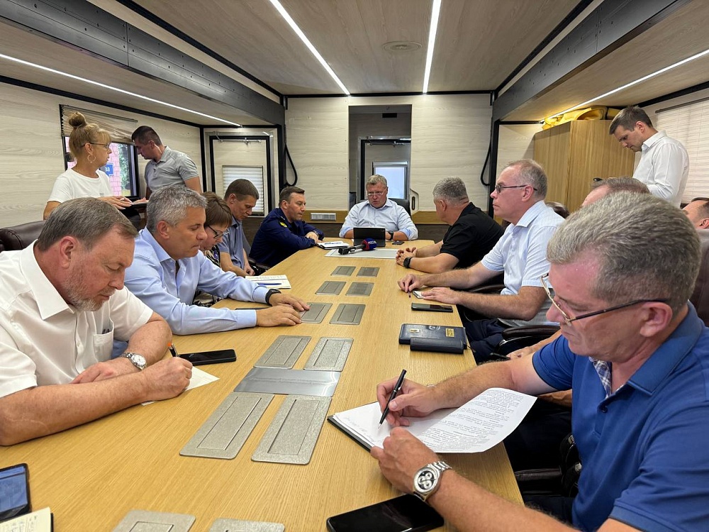 После ЧП с обрушением подъезда в Астрахани проверят соседние дома