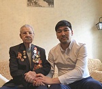 Ветеран из Астраханской области в 97 лет продолжает работать на огороде и солить воблу