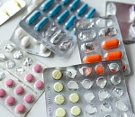 Почти половина астраханцев тратят на лекарства и бады до 10% зарплаты