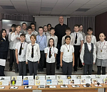 Выставку метеоритов провели для астраханских школьников в честь Дня космонавтики