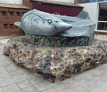 В Астрахани появился фонтан в виде осетра