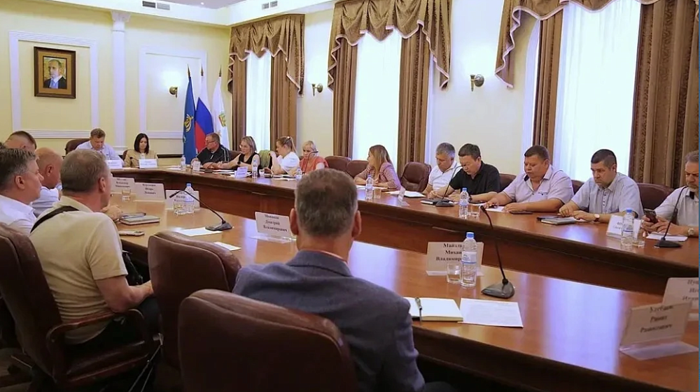 Мэр Астрахани поторопил коммунальщиков с подготовкой к зиме