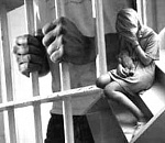 Астраханец на протяжении двух месяцев заманивал 10-летнюю девочку к себе домой, где издевался над ребенком