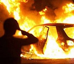 В Астрахани за сутки сгорело два автомобиля и четыре гаража