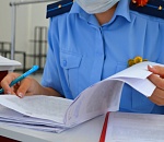 Приставы помогли астраханцу, пострадавшему от затопления квартиры, взыскать материальный ущерб