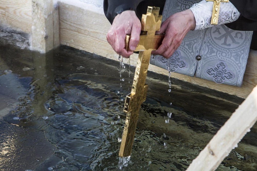 В Астрахани началась работа по оборудованию мест для крещенских купаний
