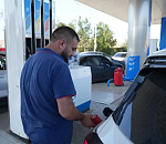 Жизнь налаживается: в Астрахани увеличили число работающих АЗС и норму отпуска бензина