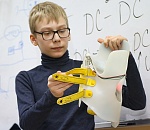 Астраханские школьники при поддержке ЛУКОЙЛа разрабатывают умный корсет для детей с проблемами позвоночника