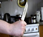 В Астрахани пенсионер ударил кухонным ножом сожительницу