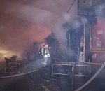 В Астрахани произошёл крупный пожар: сгорел торговый павильон 