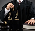 Судья-взяточник пойдет под суд в Астраханской области
