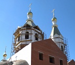 Миллиардер из списка ФОРБС построил в астраханском селе огромные церковь и школу