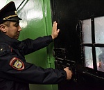 Астраханец избил участкового