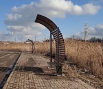 На астраханских остановках продолжают устанавливать скамейки, которые не павильоны