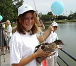 «Ростелеком» поддержал в Астрахани эко-акцию по выпуску утки-кряквы