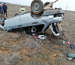 Под Астраханью нетрезвый водитель перевернулся на трассе