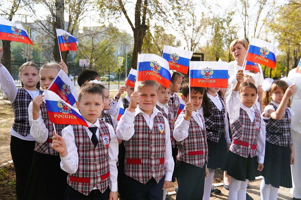 Астраханская школа отметила вековой юбилей