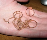 Пригрели змею на груди: 16-летний подросток обчистил квартиру друга, пустившего пожить