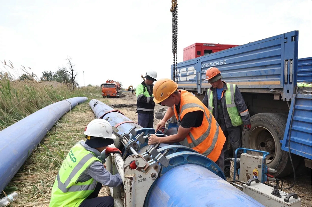 Астраханцам вернут мощный напор воды благодаря новому полиэтиленовому водоводу