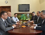 Обмен делегациями и новый авиарейс: глава Астрахани и консул Ирана обсудили планы по сотрудничеству