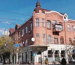 Экскурсовод пожаловалась на астраханцев, которые спускают собак на туристов и закидывают камнями